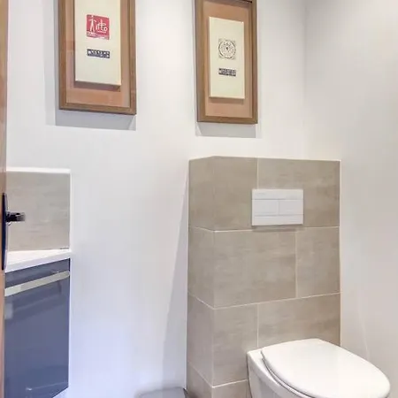 Le Lampadaire Du Martreuil