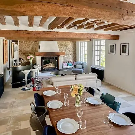 Le Lampadaire Du Martreuil