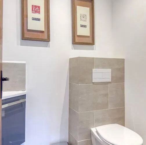 Le Lampadaire Du Martreuil