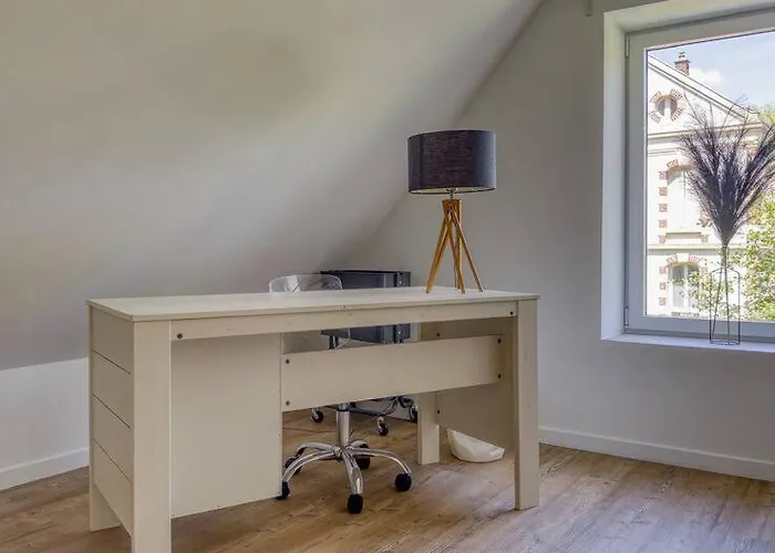 Le Lampadaire Du Martreuil * Pierrefonds