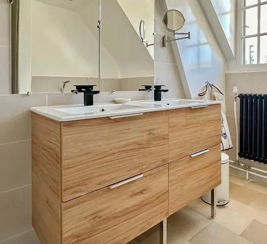 Le Lampadaire Du Martreuil *